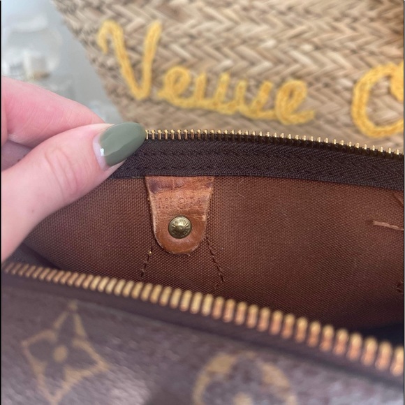 āSOLDāAuthentic Louis Vuitton Speedy 25 - Picture 4 of 7